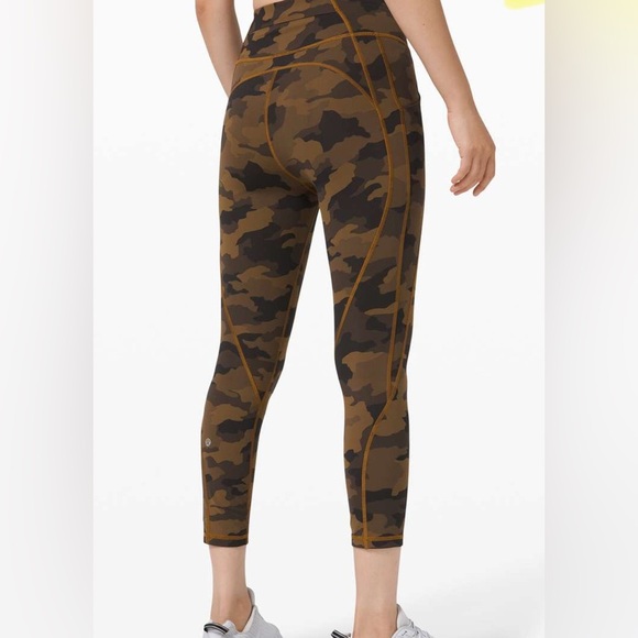 Lululemon Time To Sweat Crop 23"
Size 4
Heritage 365 Camo Burnt Caramel - Picture 3 of 12
